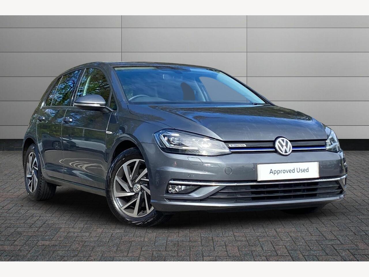 Main listing image - Volkswagen Golf