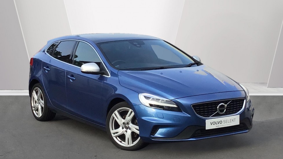 Main listing image - Volvo V40