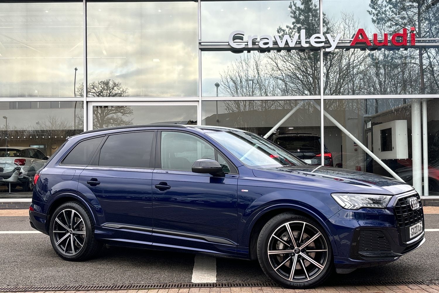 Main listing image - Audi Q7