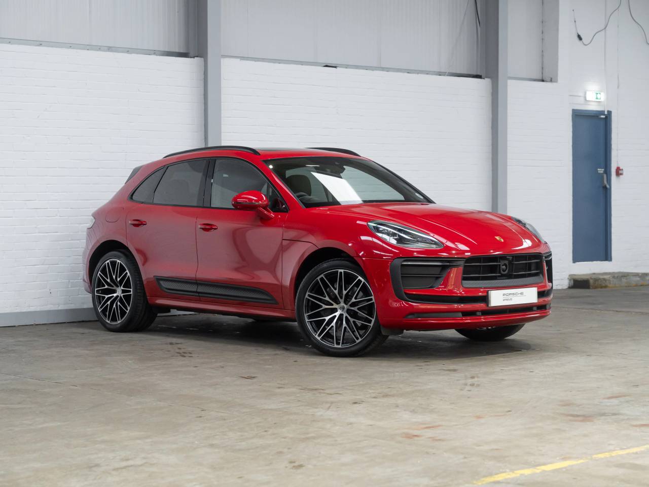 Main listing image - Porsche Macan