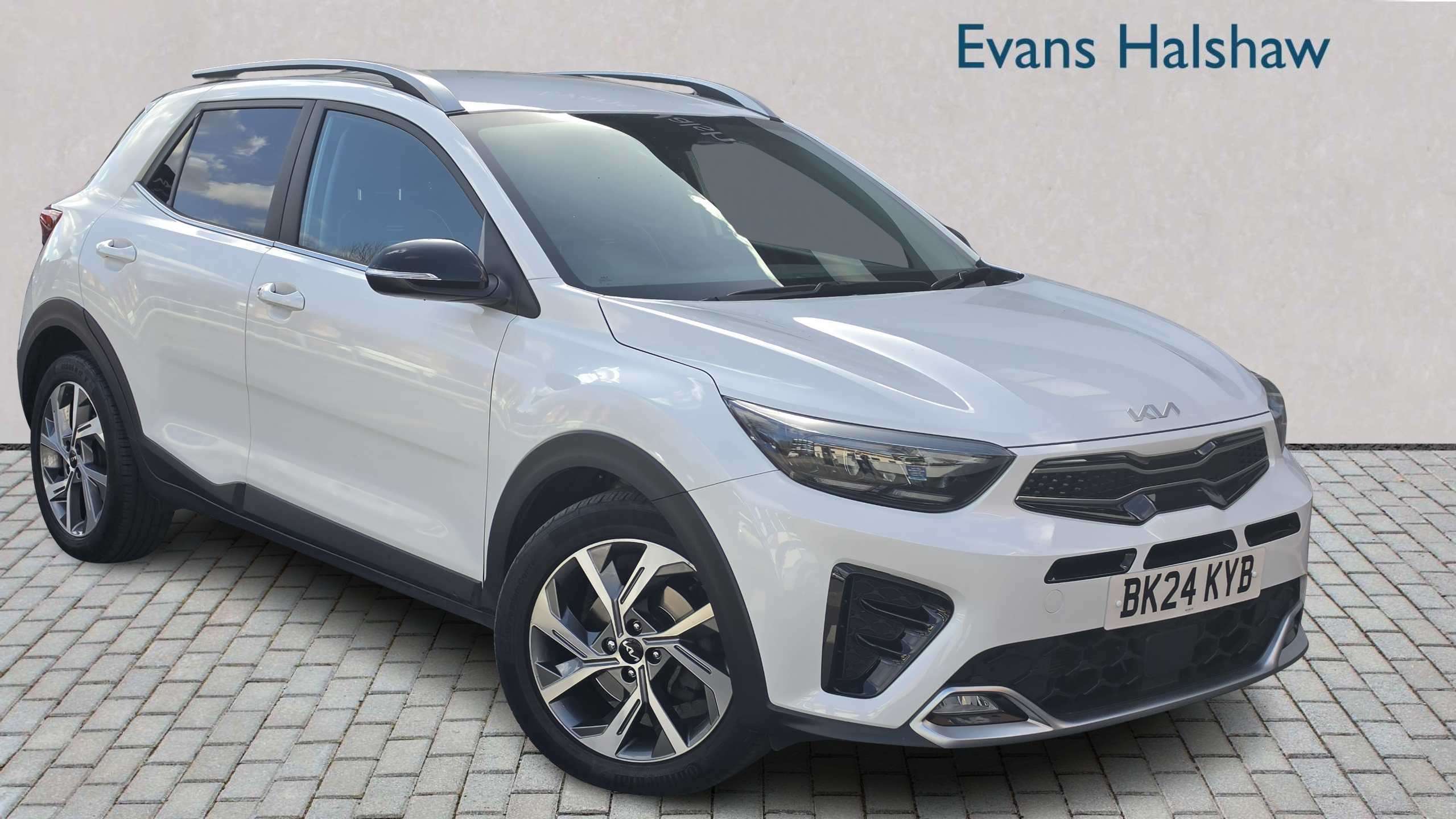 Main listing image - Kia Stonic