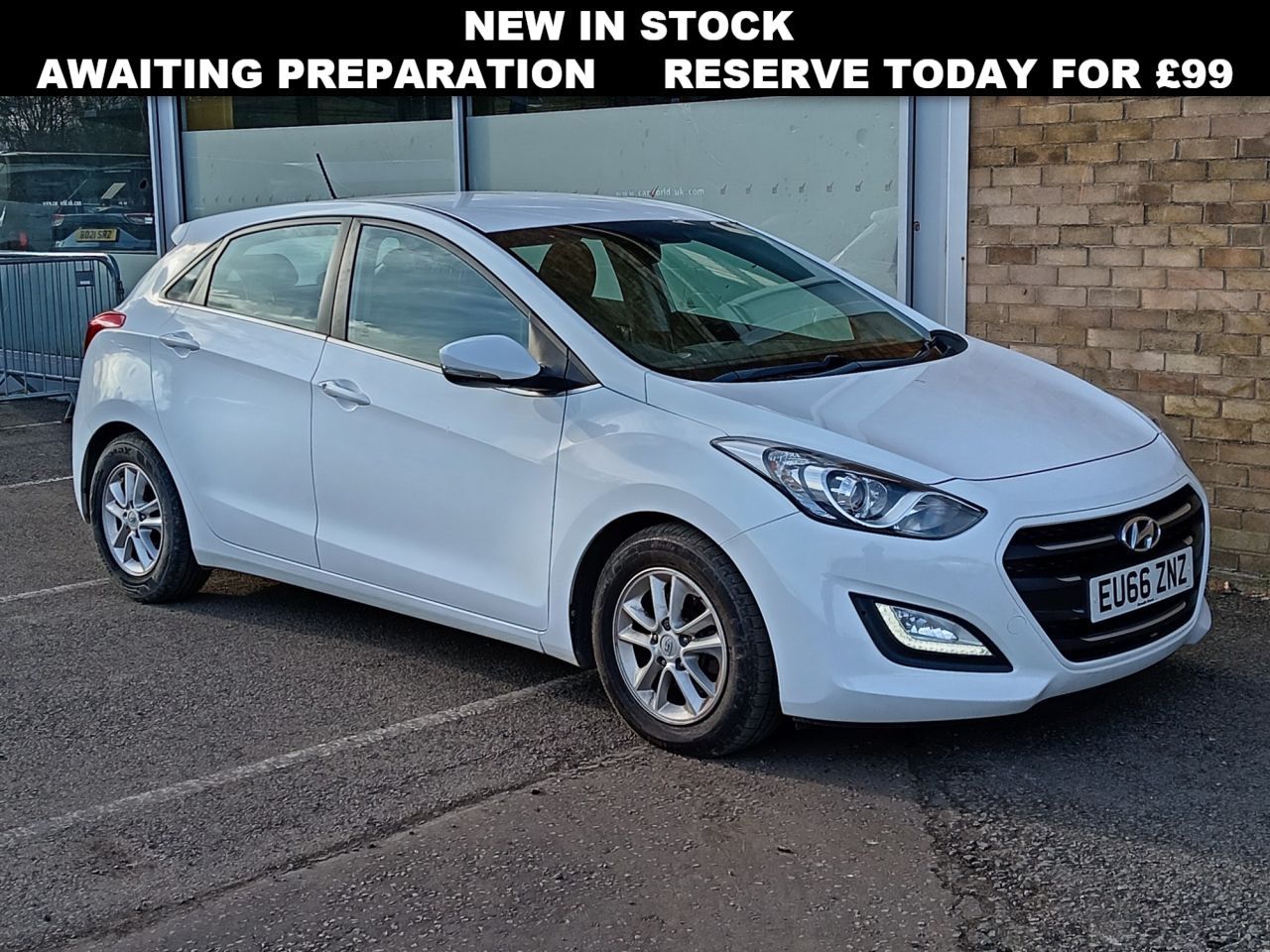 Main listing image - Hyundai i30