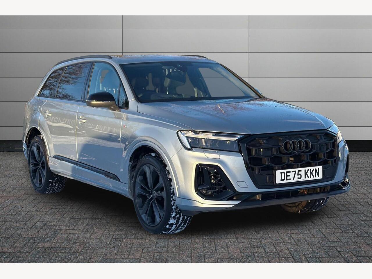 Main listing image - Audi Q7