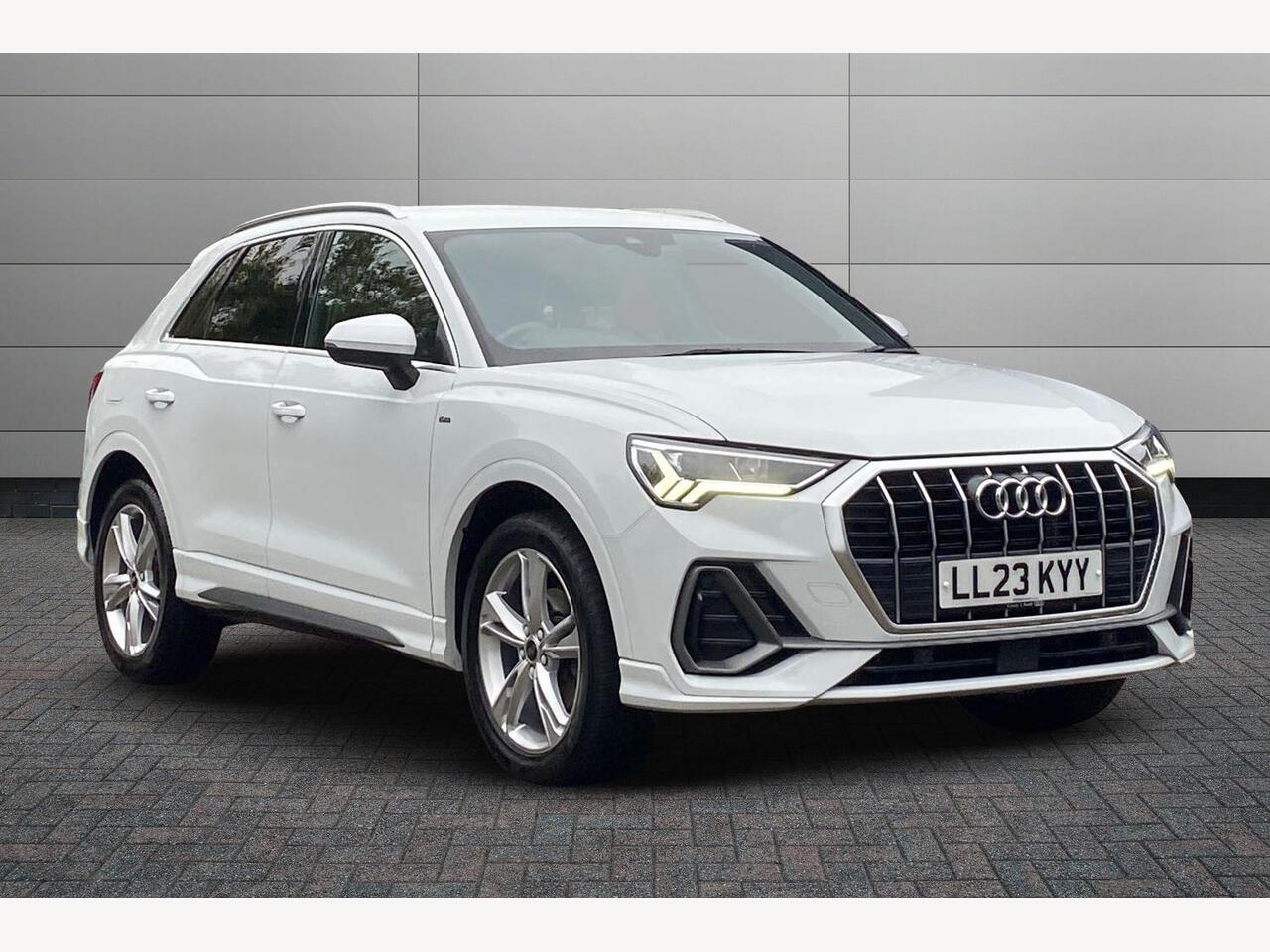 Main listing image - Audi Q3