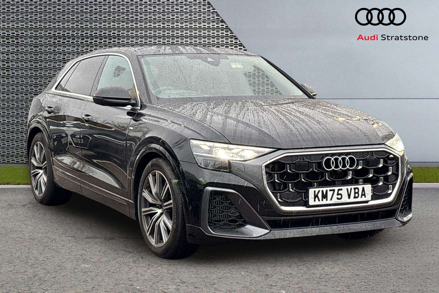 Main listing image - Audi Q8