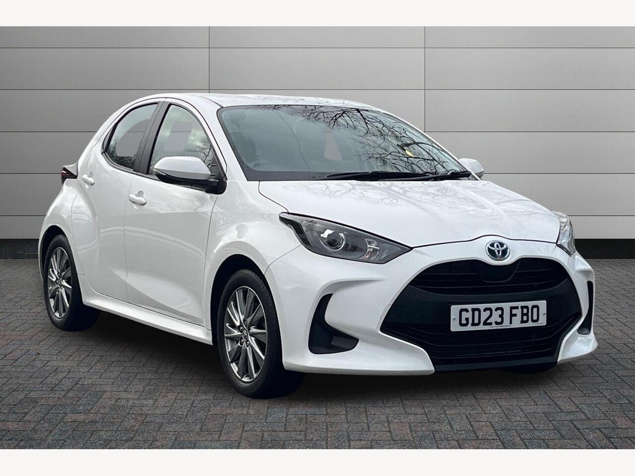 Main listing image - Toyota Yaris