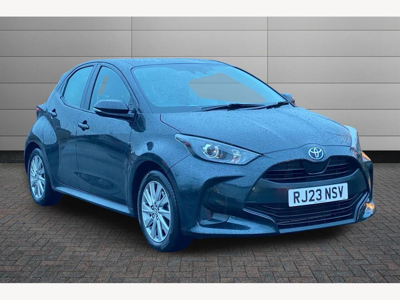 Main listing image - Toyota Yaris