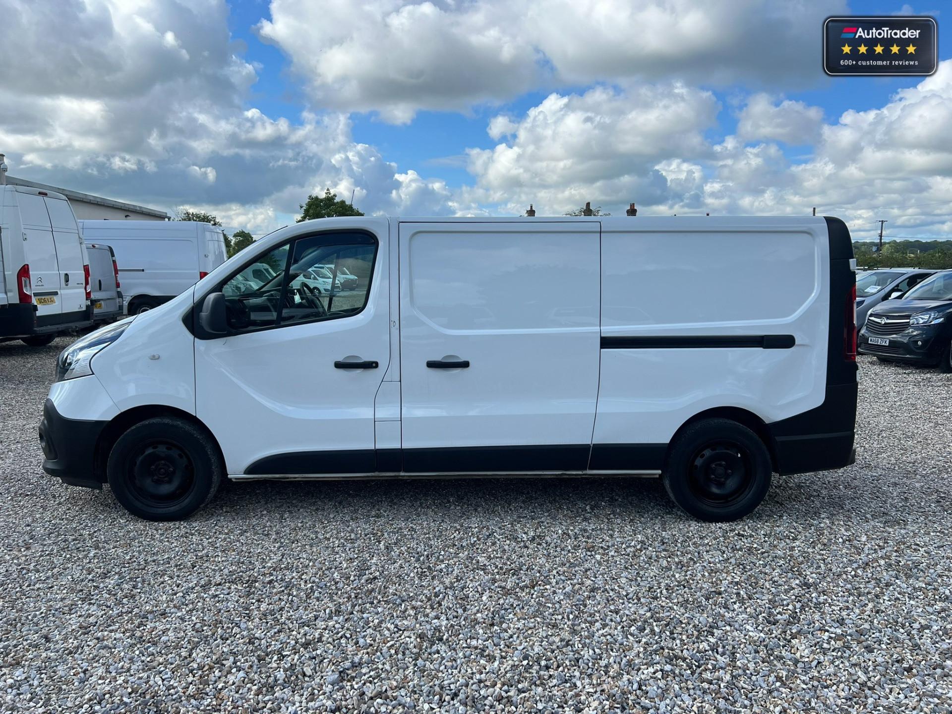 Main listing image - Renault Trafic