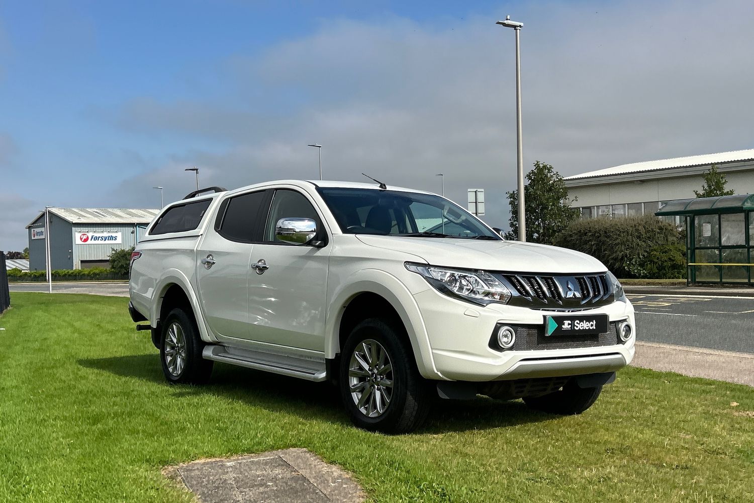 Main listing image - Mitsubishi L200