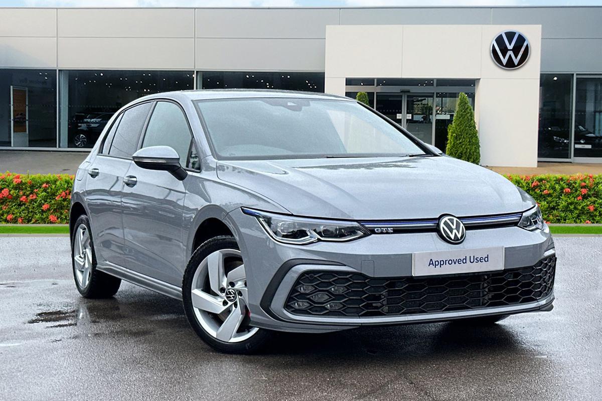 Main listing image - Volkswagen Golf GTE