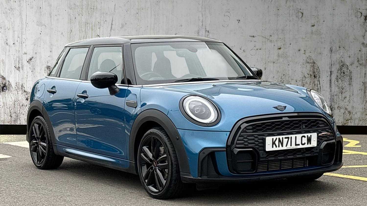 Main listing image - MINI Hatchback 5dr