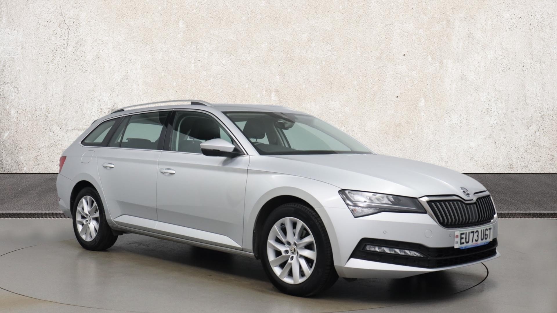 Main listing image - Skoda Superb Estate