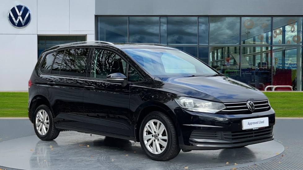 Main listing image - Volkswagen Touran