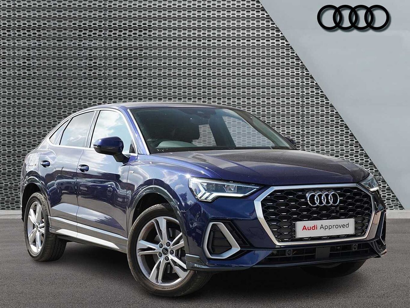 Main listing image - Audi Q3