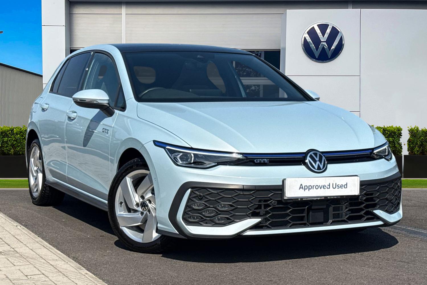 Main listing image - Volkswagen Golf GTE