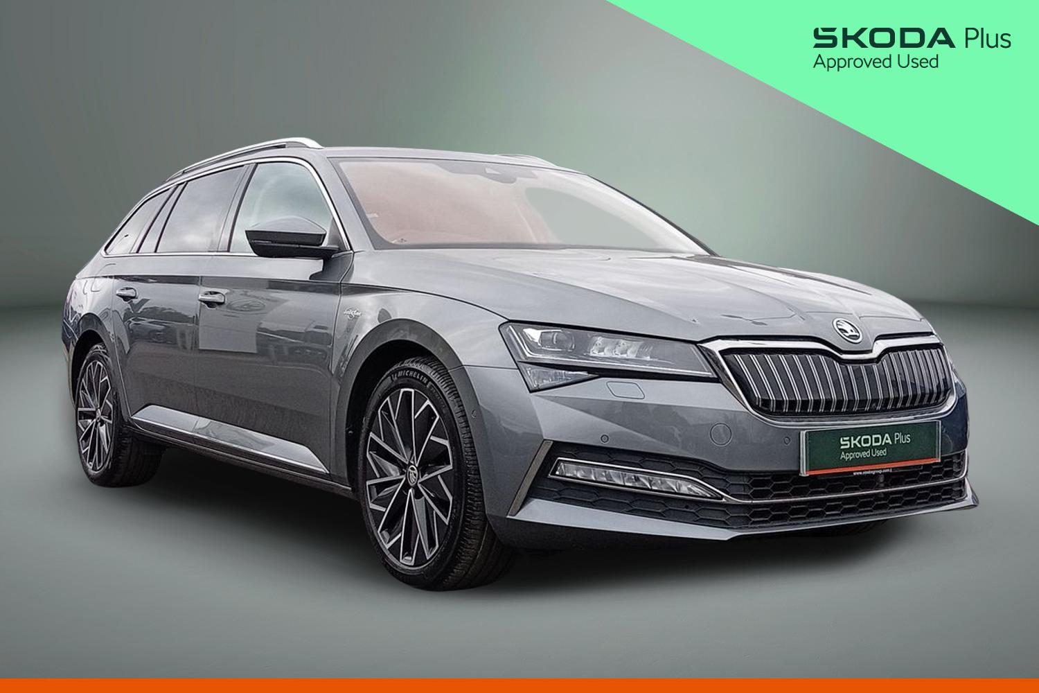 Main listing image - Skoda Superb