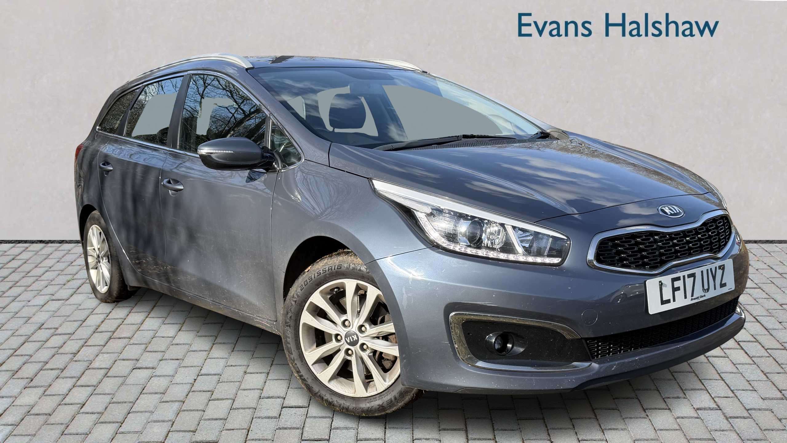 Main listing image - Kia Ceed SW