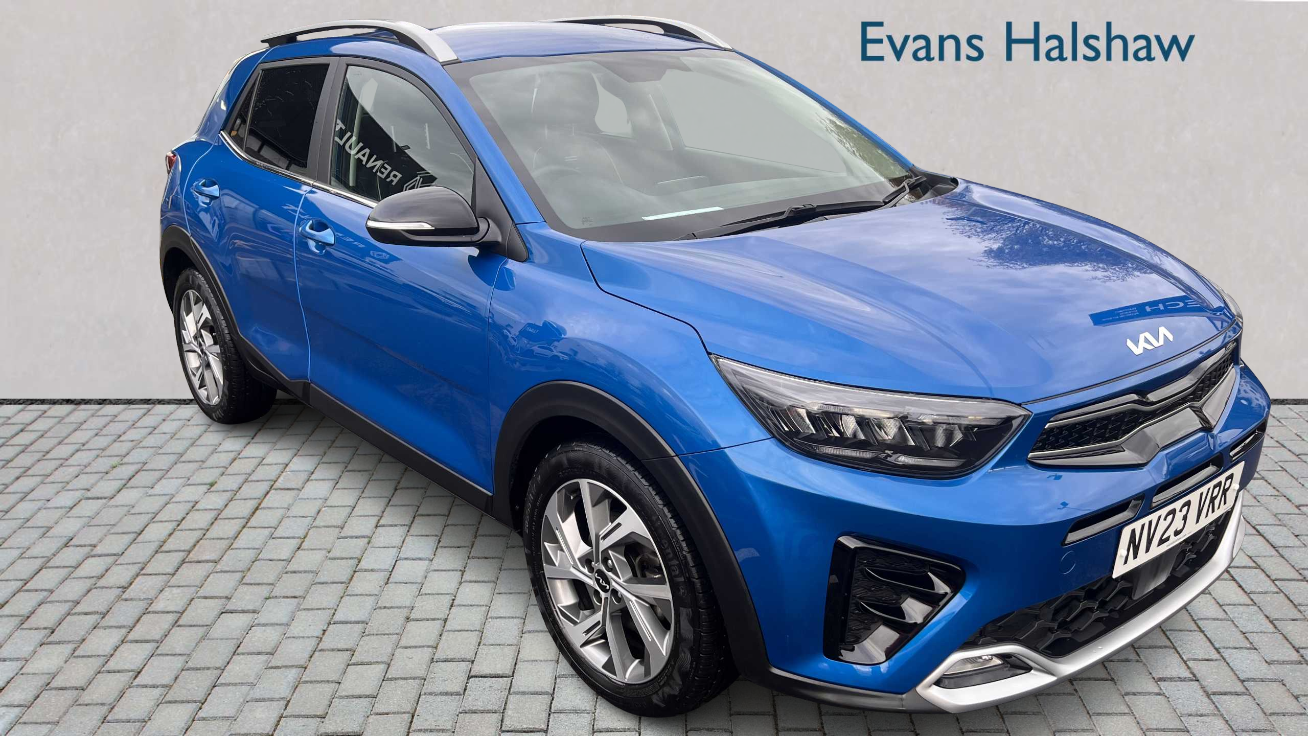 Main listing image - Kia Stonic