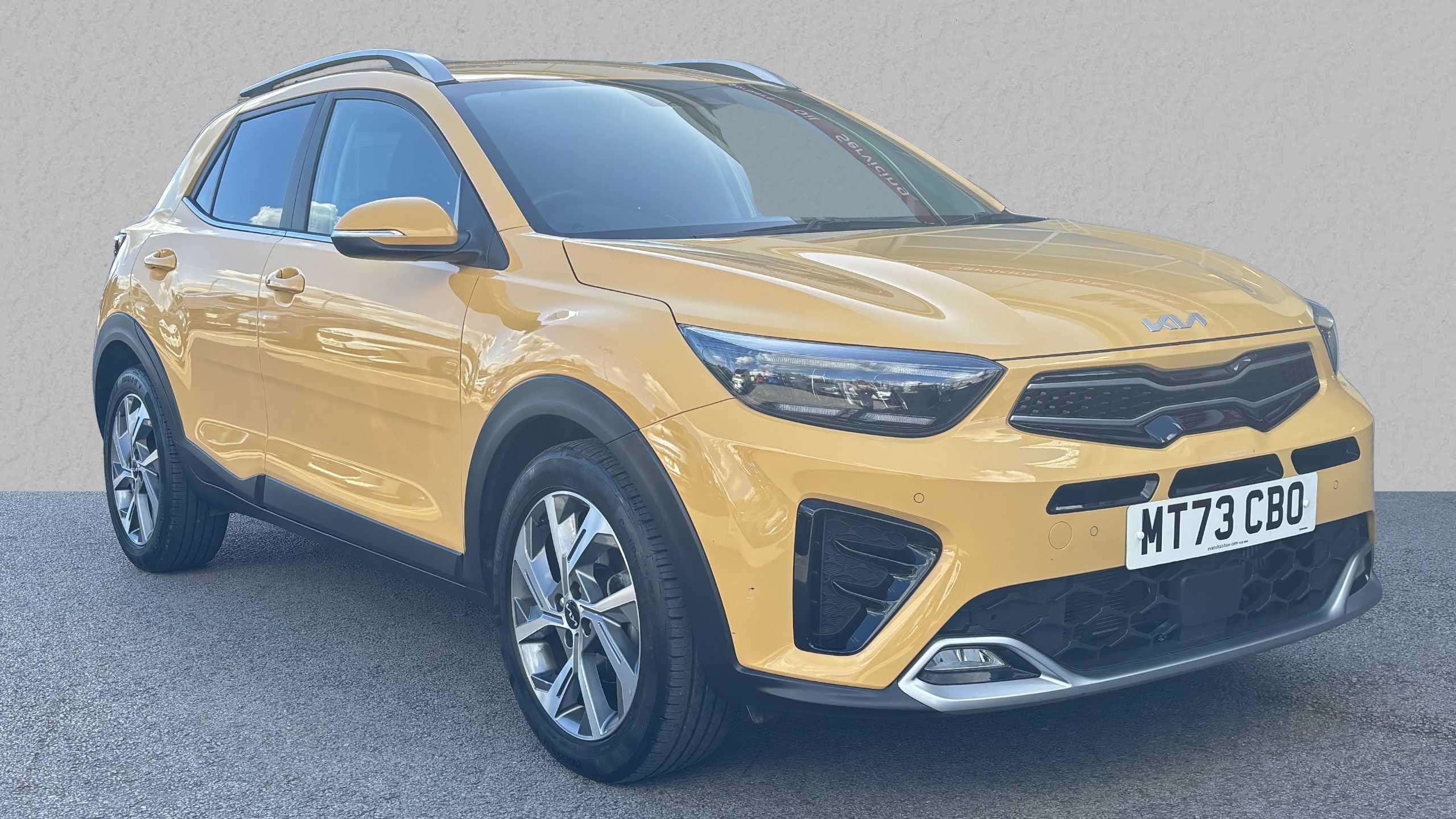 Main listing image - Kia Stonic