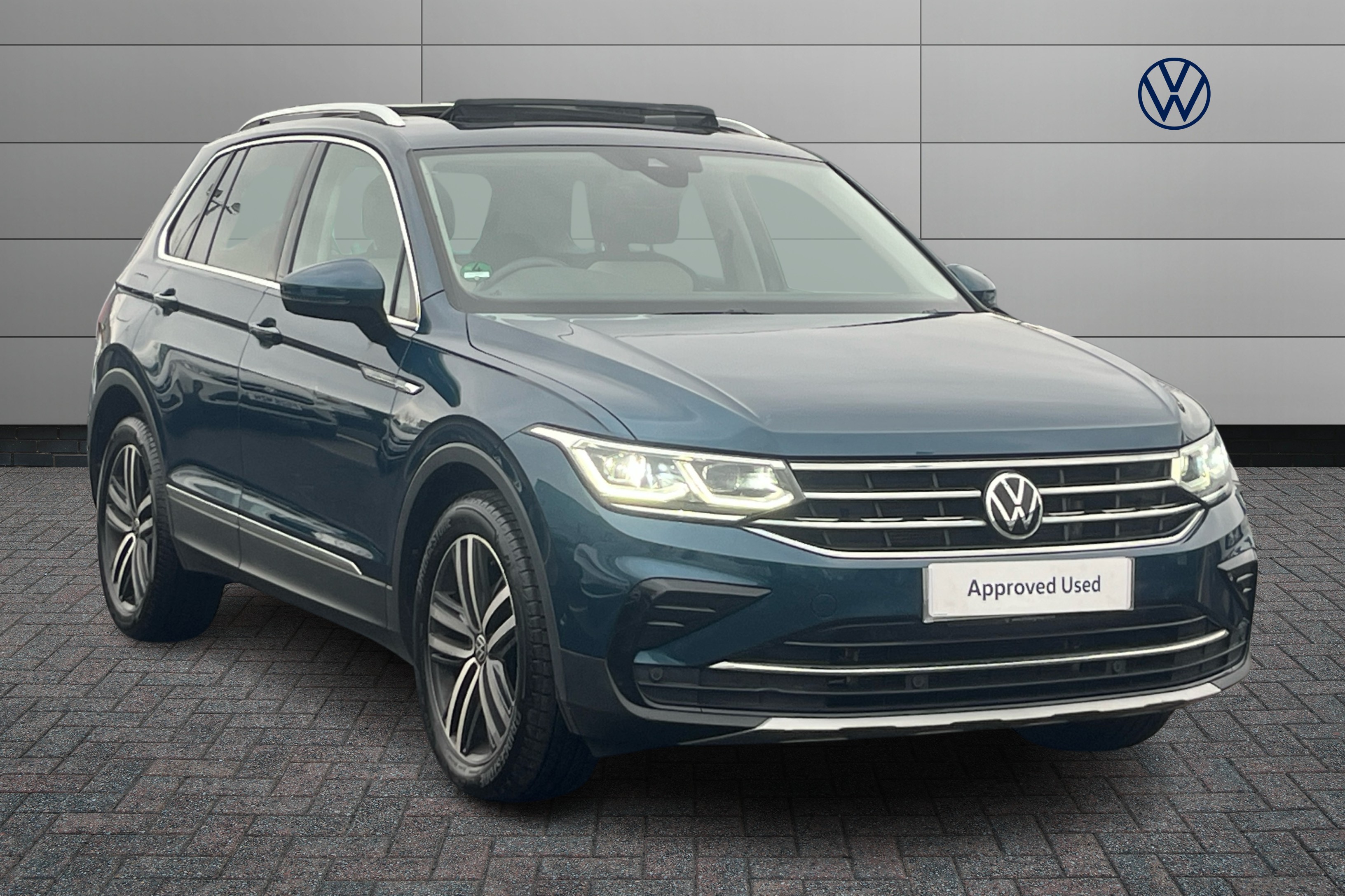 Main listing image - Volkswagen Tiguan