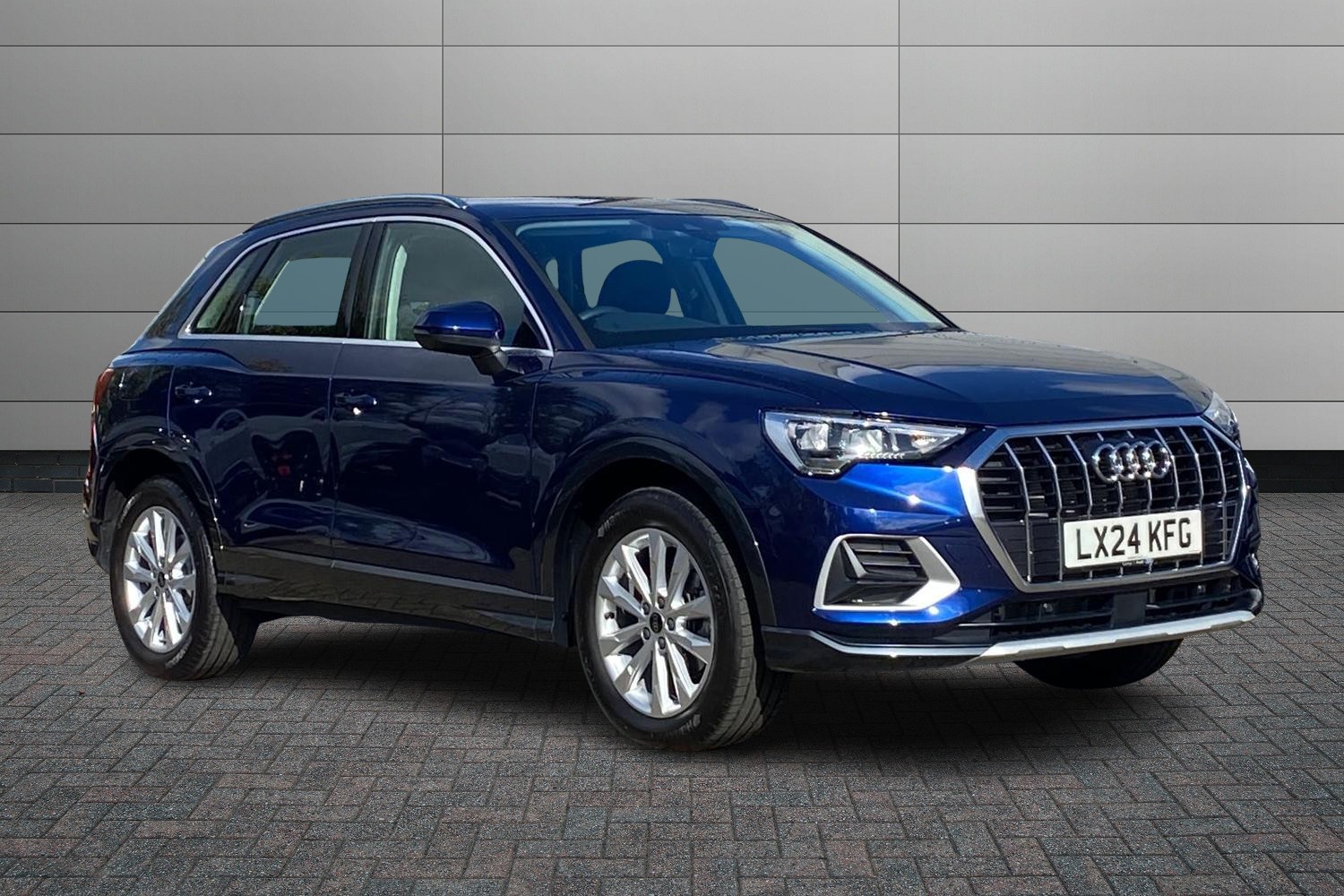 Main listing image - Audi Q3