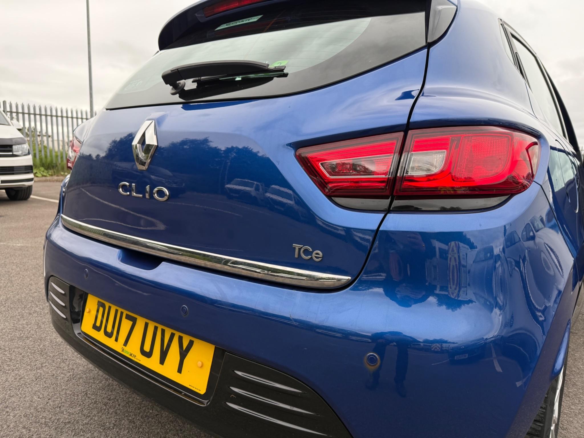 Main listing image - Renault Clio