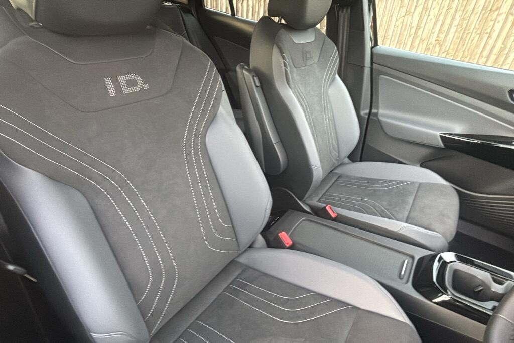 Main listing image - Volkswagen ID.4