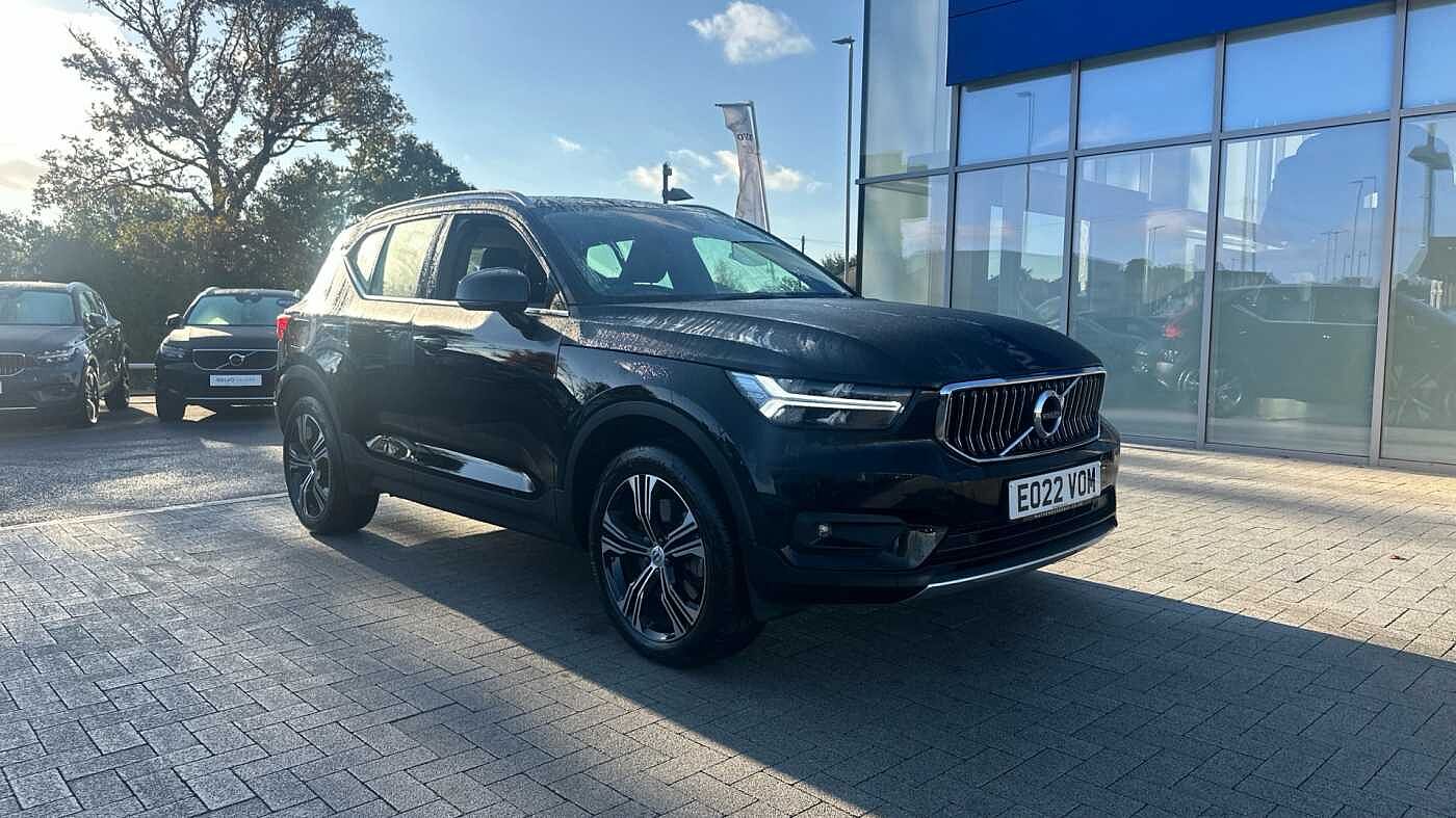 Main listing image - Volvo XC40 Recharge