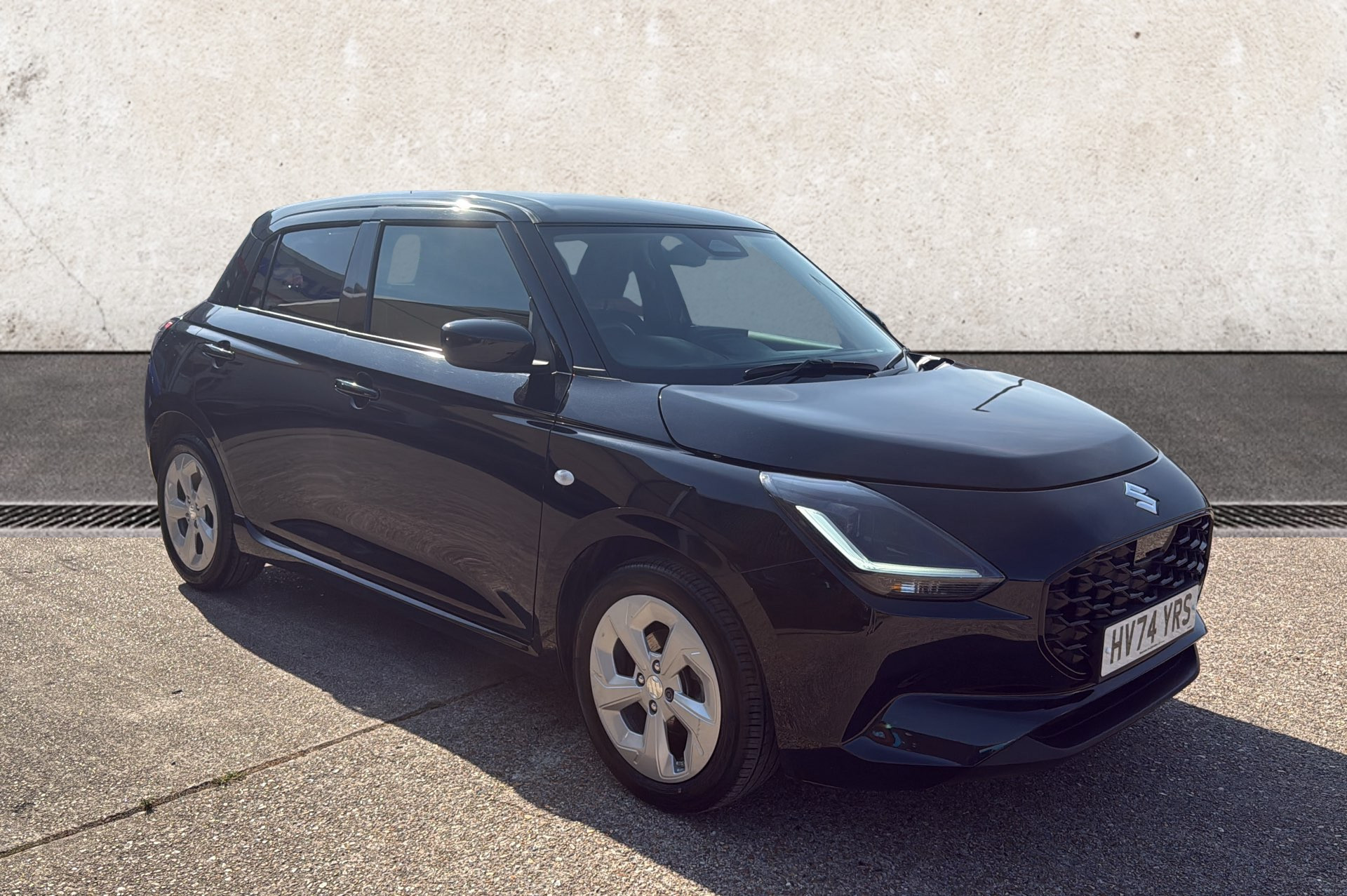 Main listing image - Suzuki Swift
