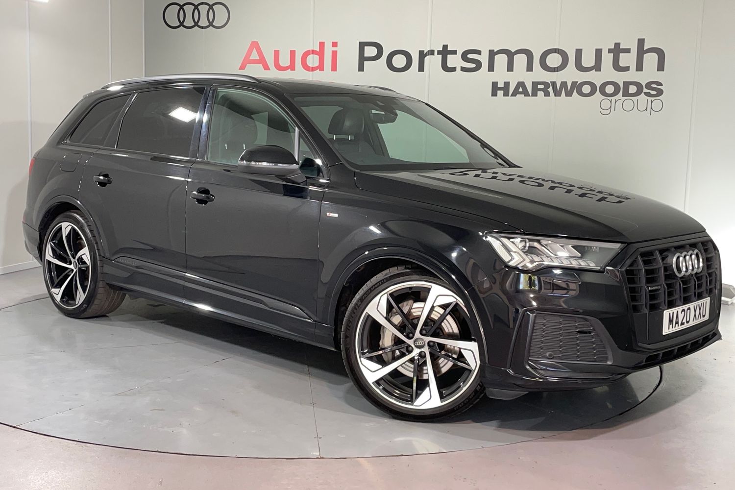 Main listing image - Audi Q7