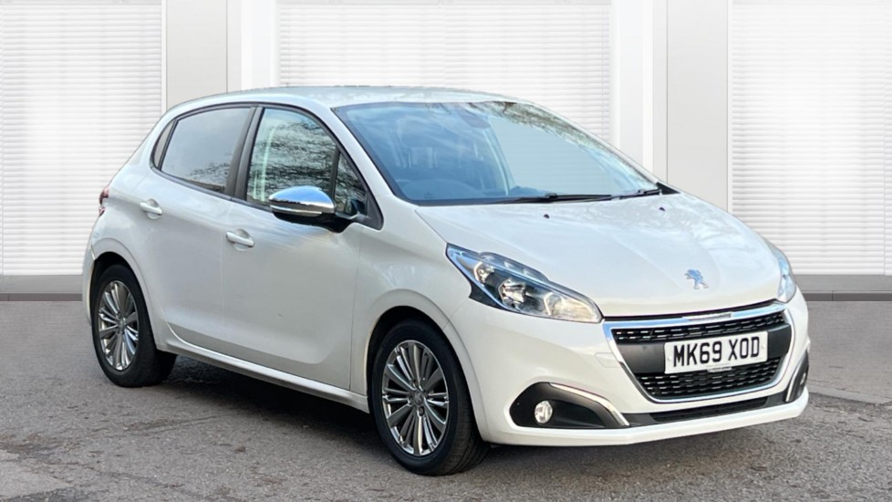 Main listing image - Peugeot 208