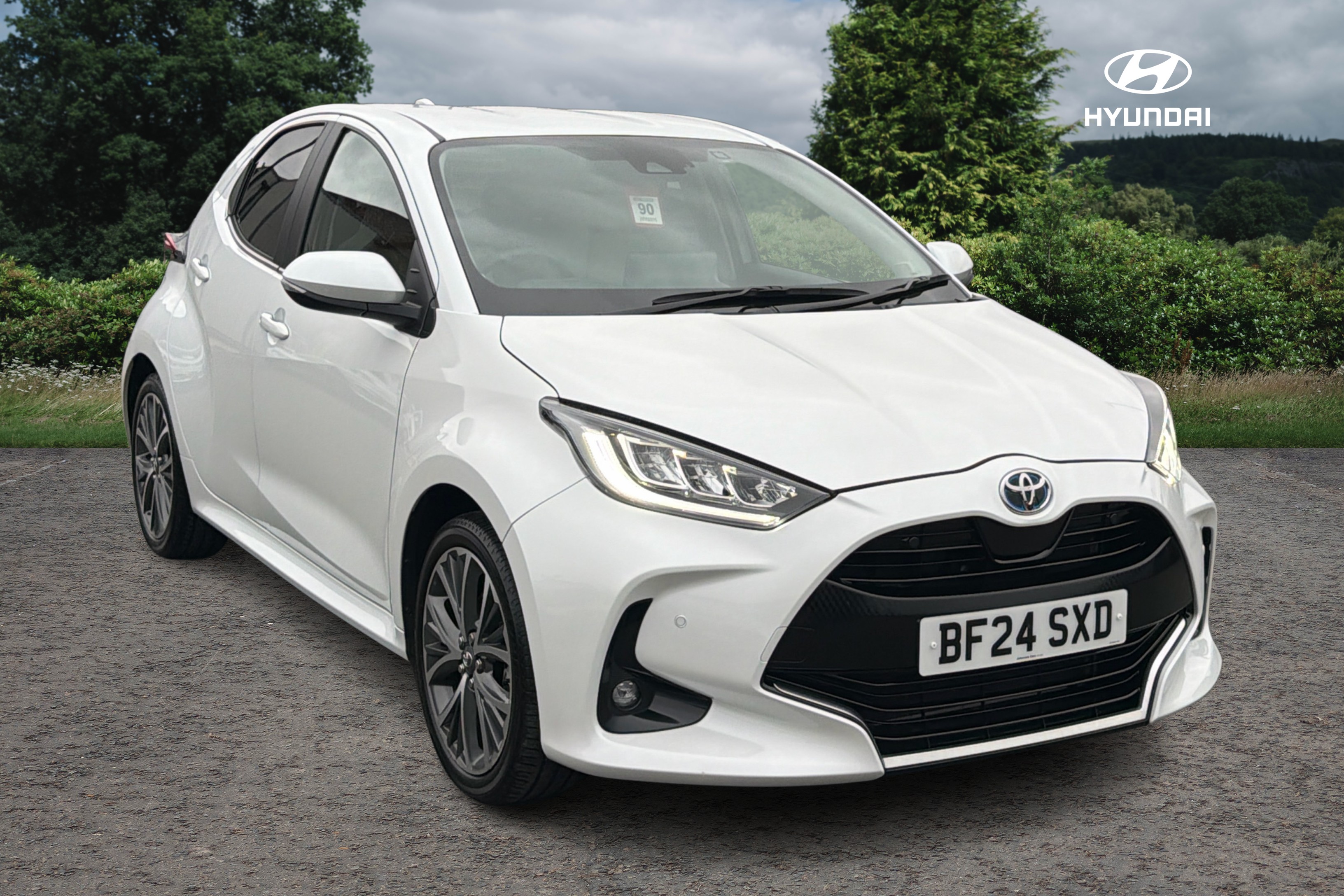 Main listing image - Toyota Yaris