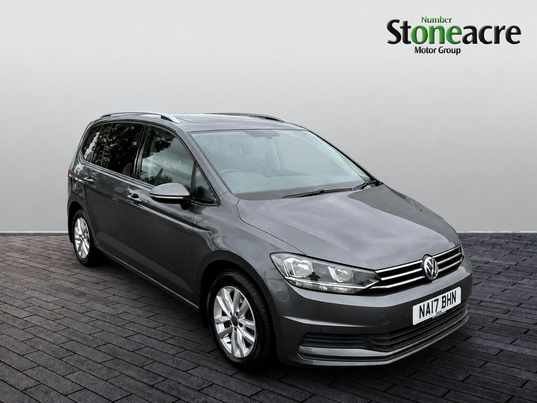 Main listing image - Volkswagen Touran