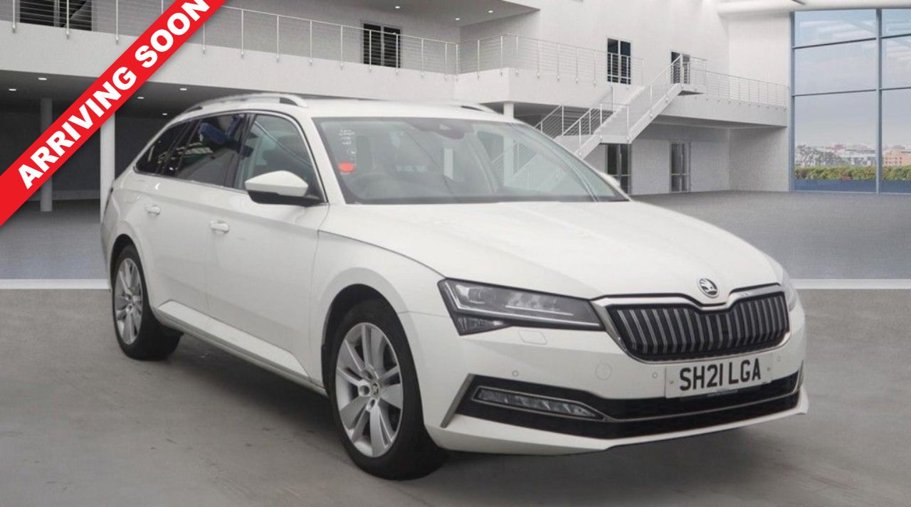 Main listing image - Skoda Superb Estate