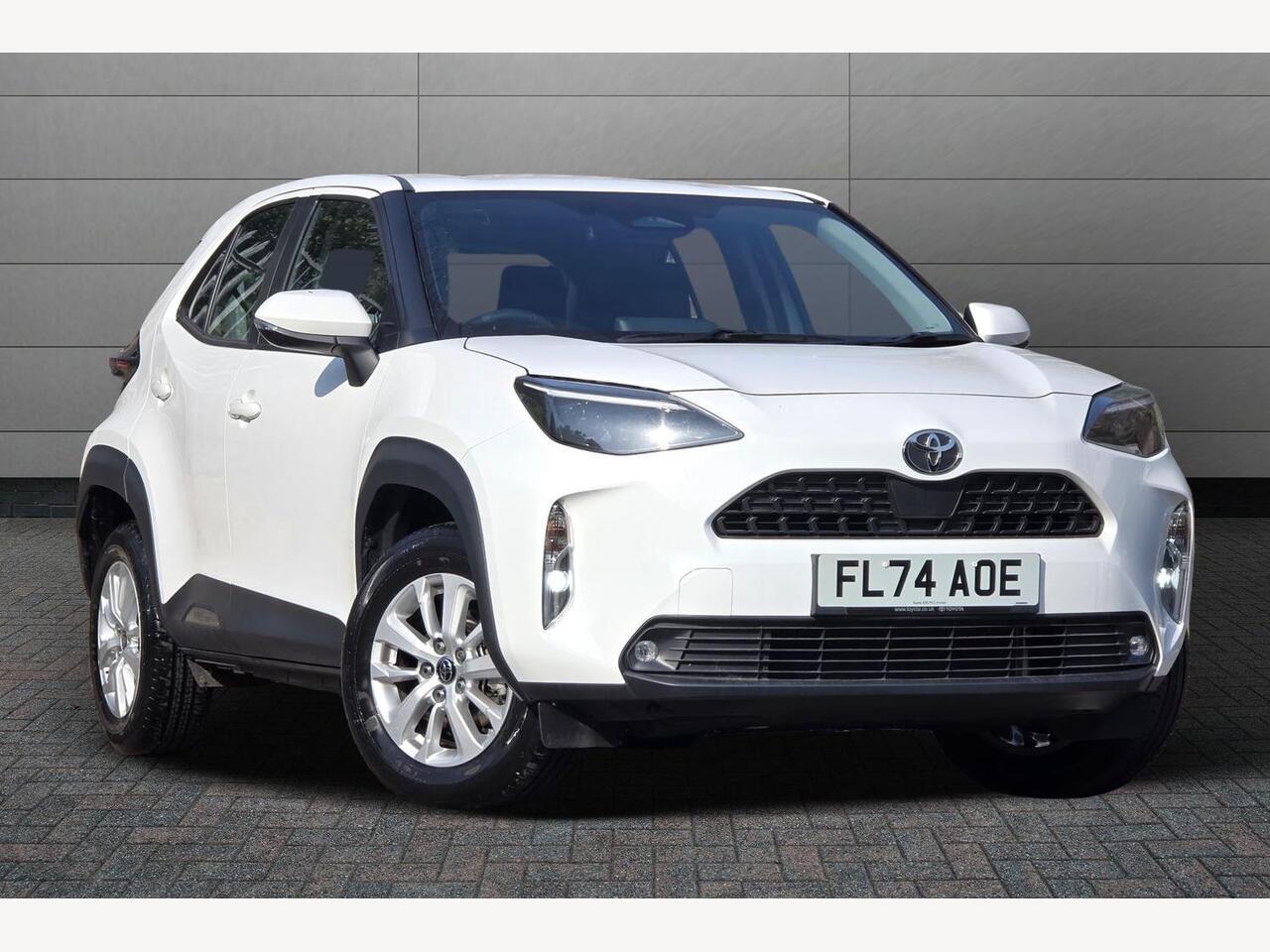Main listing image - Toyota Yaris Cross