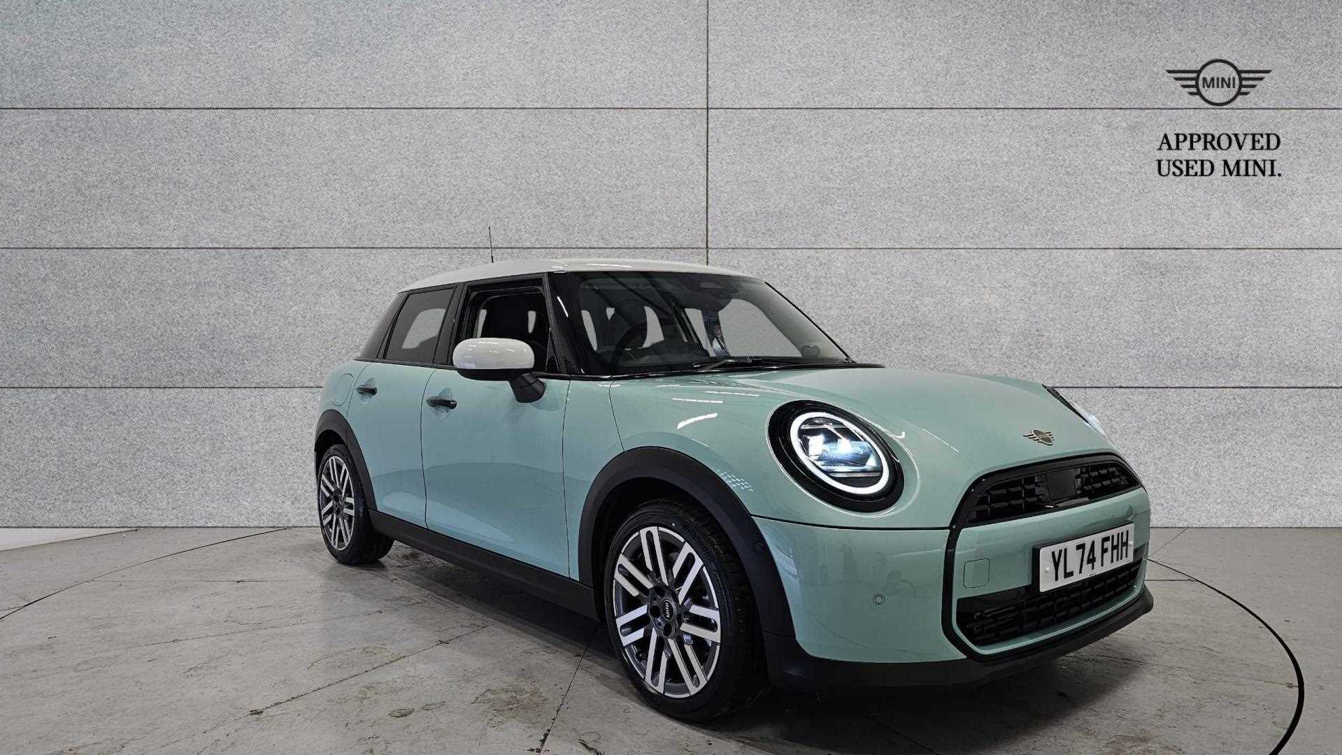 Main listing image - MINI Hatchback 5dr
