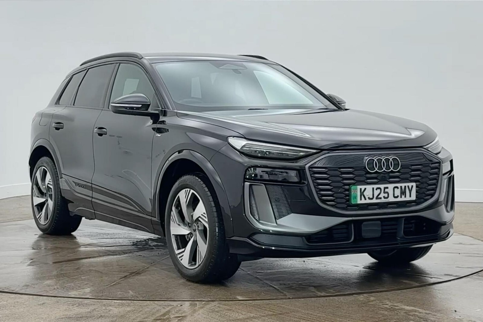 Main listing image - Audi Q6 e-tron