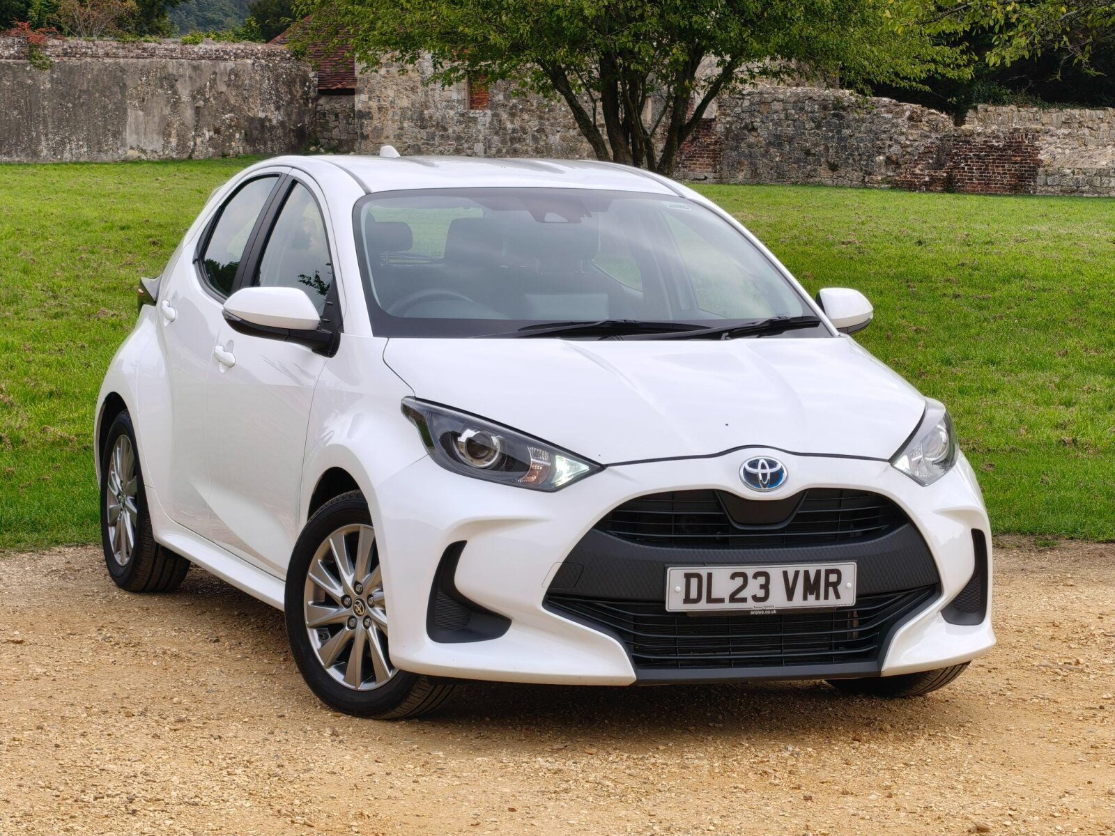 Main listing image - Toyota Yaris