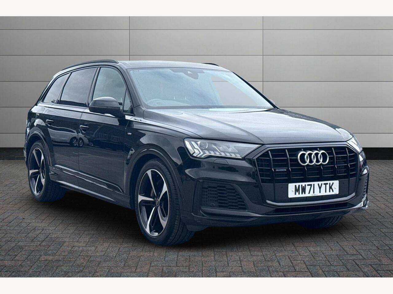 Main listing image - Audi Q7