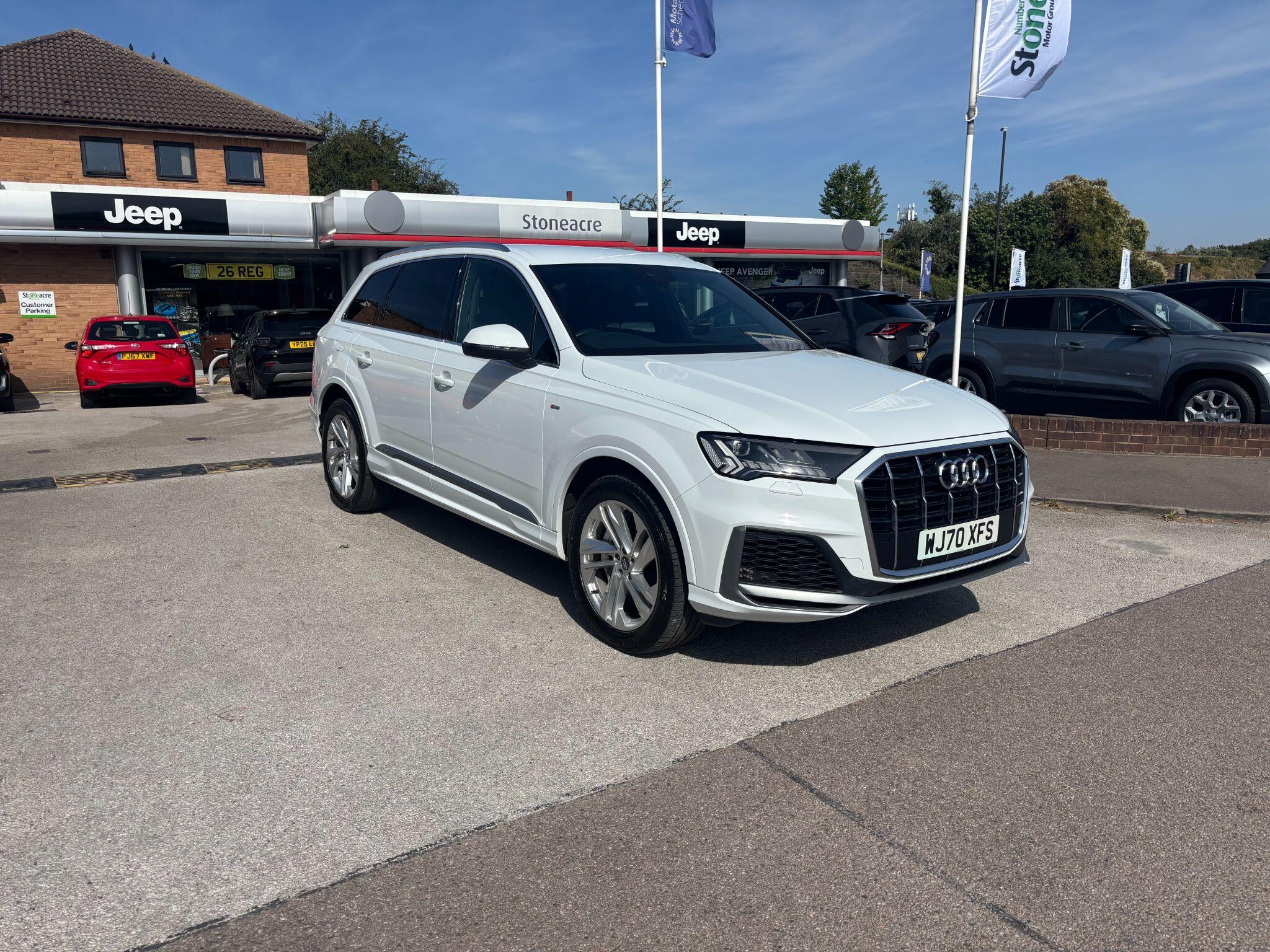 Main listing image - Audi Q7