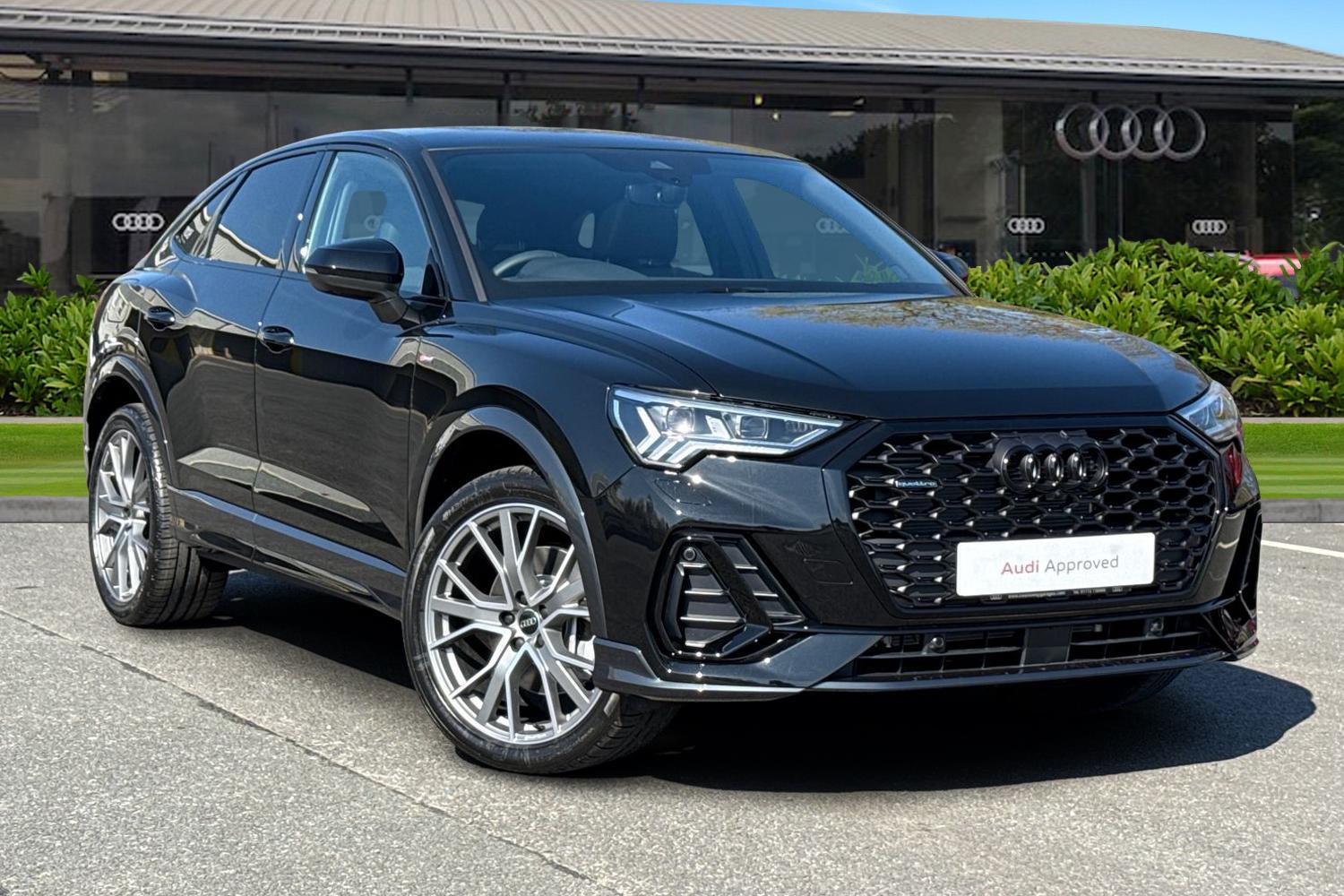 Main listing image - Audi Q3