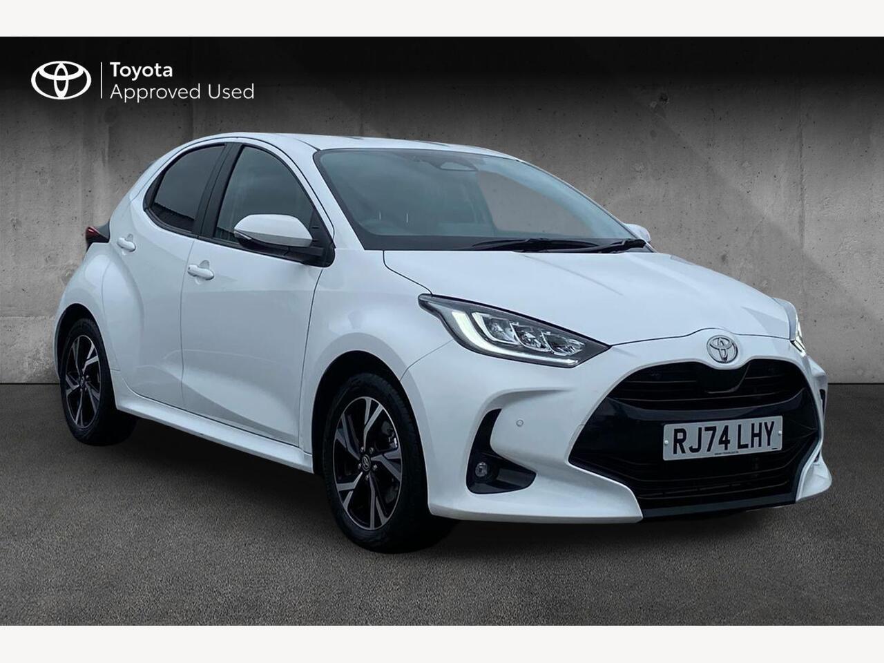 Main listing image - Toyota Yaris