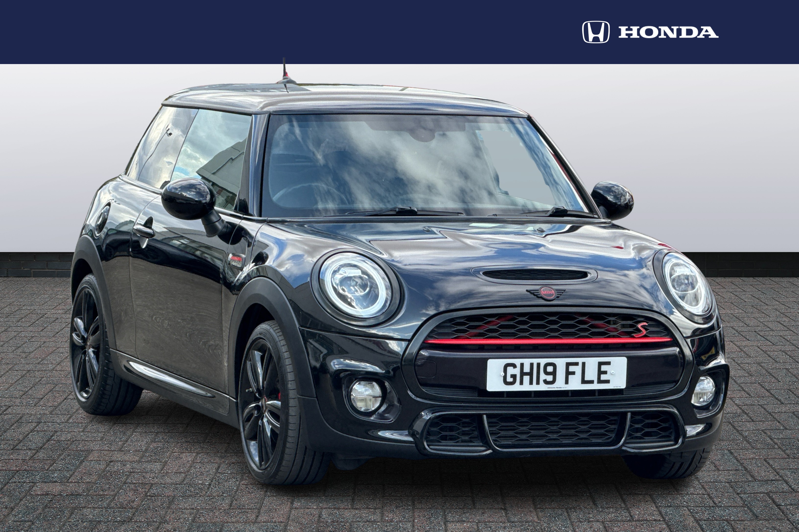 Main listing image - MINI Hatchback