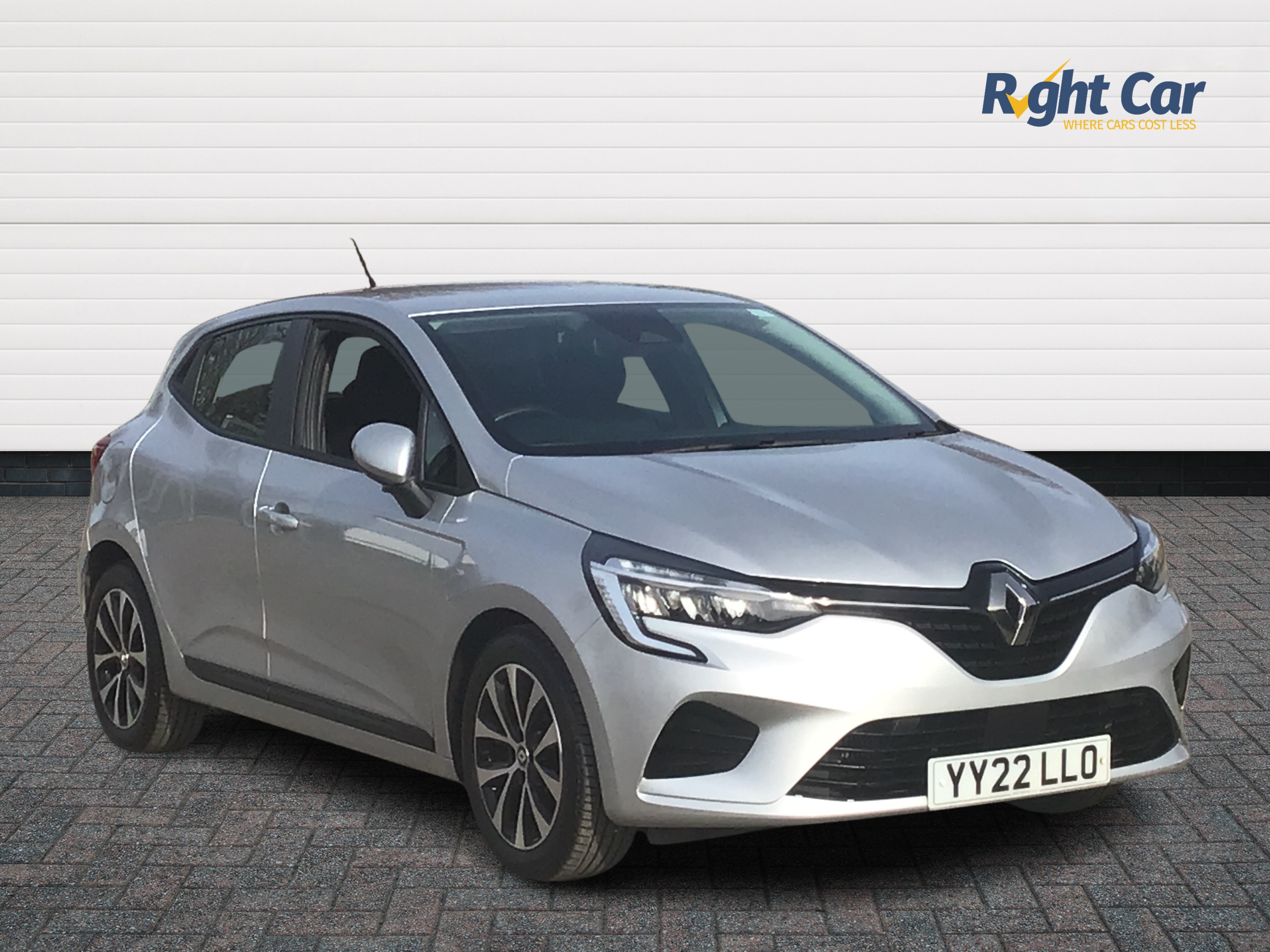 Main listing image - Renault Clio