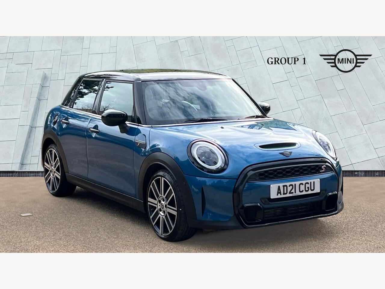 Main listing image - MINI Hatchback 5dr