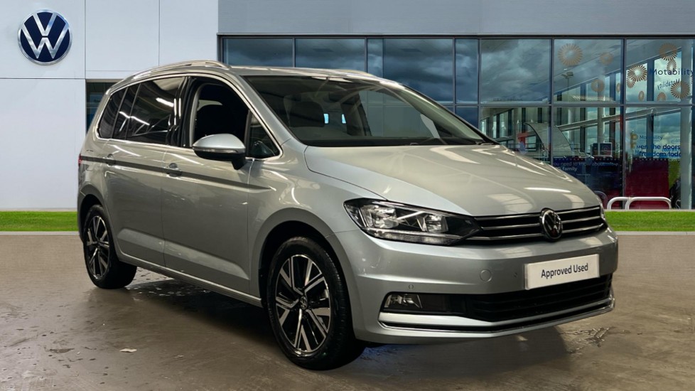 Main listing image - Volkswagen Touran