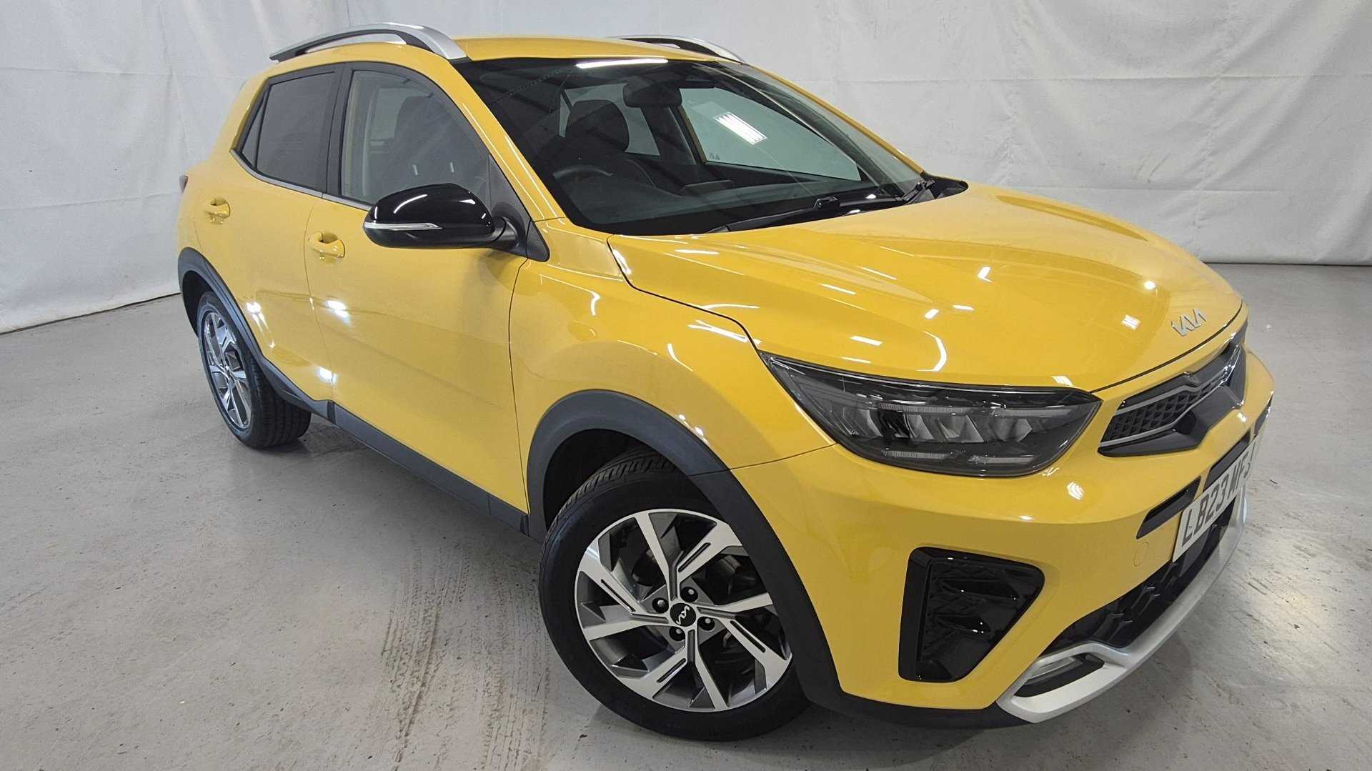Main listing image - Kia Stonic