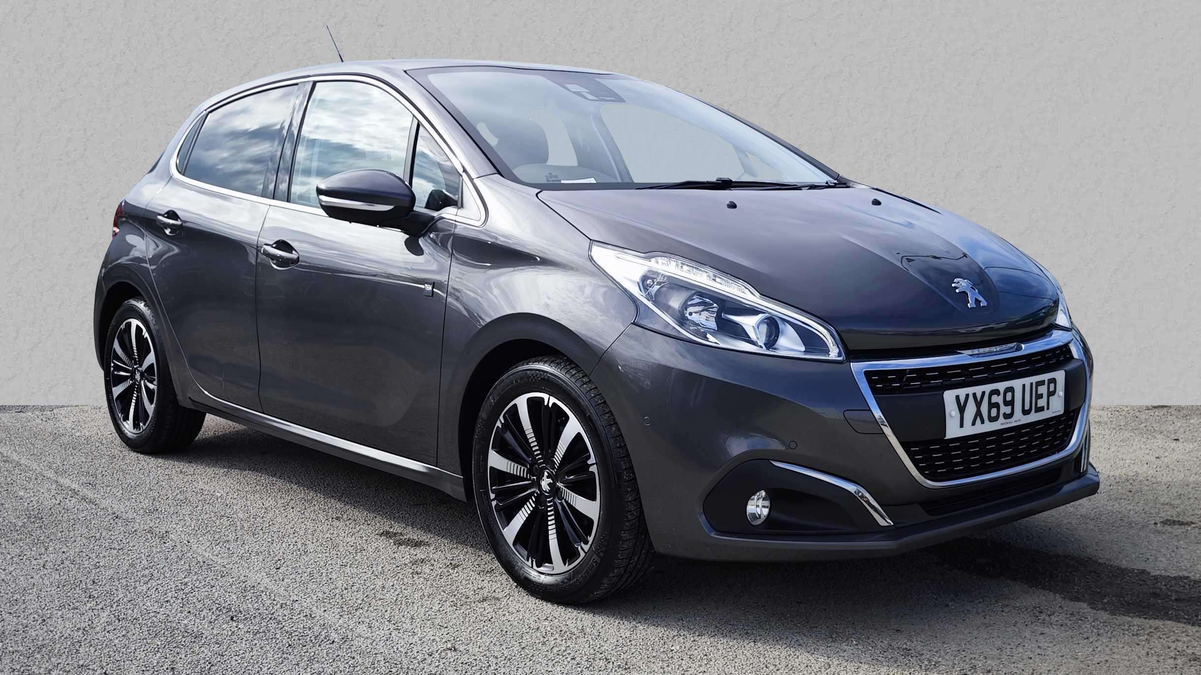 Main listing image - Peugeot 208