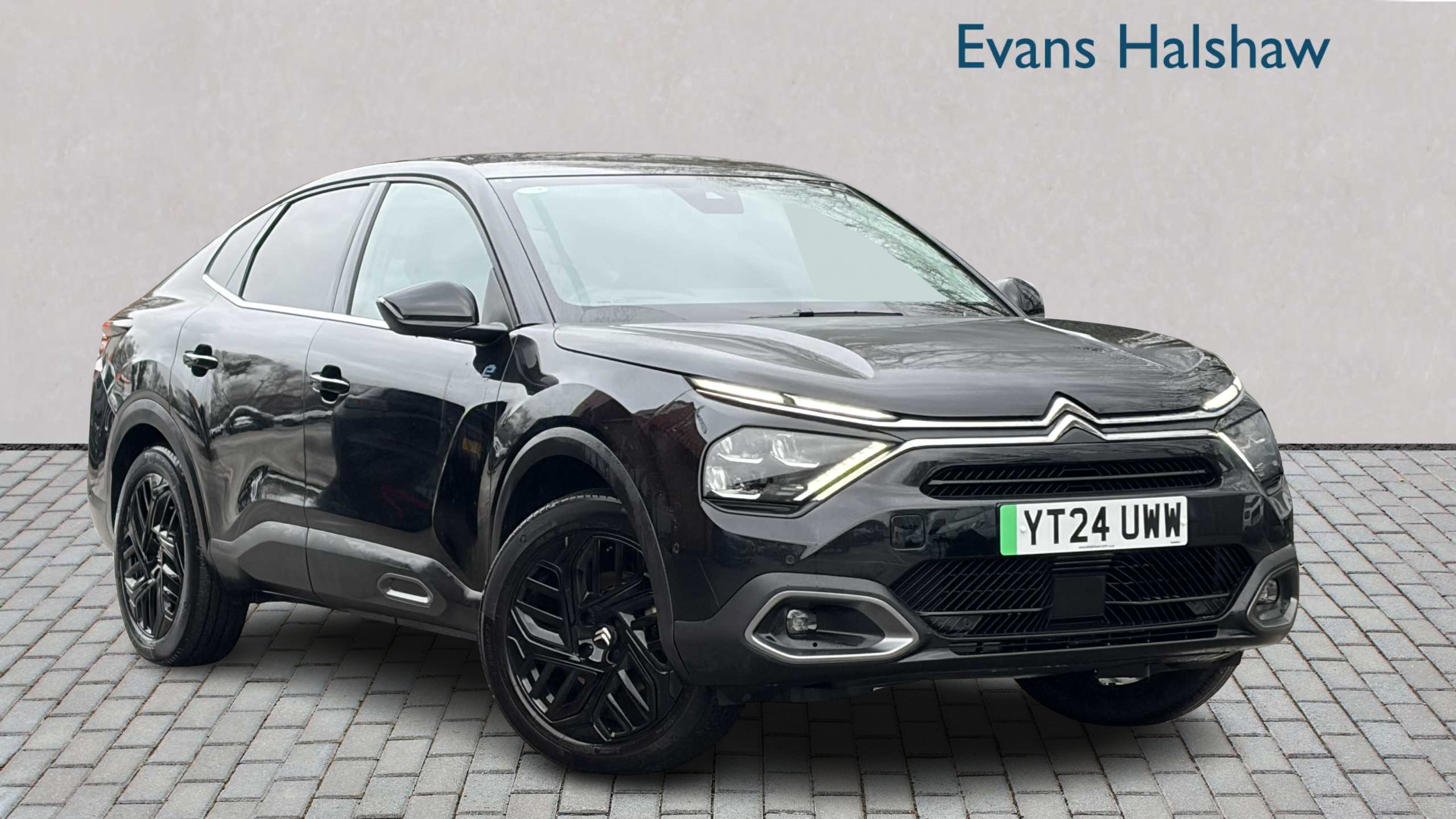 Main listing image - Citroen C4 X