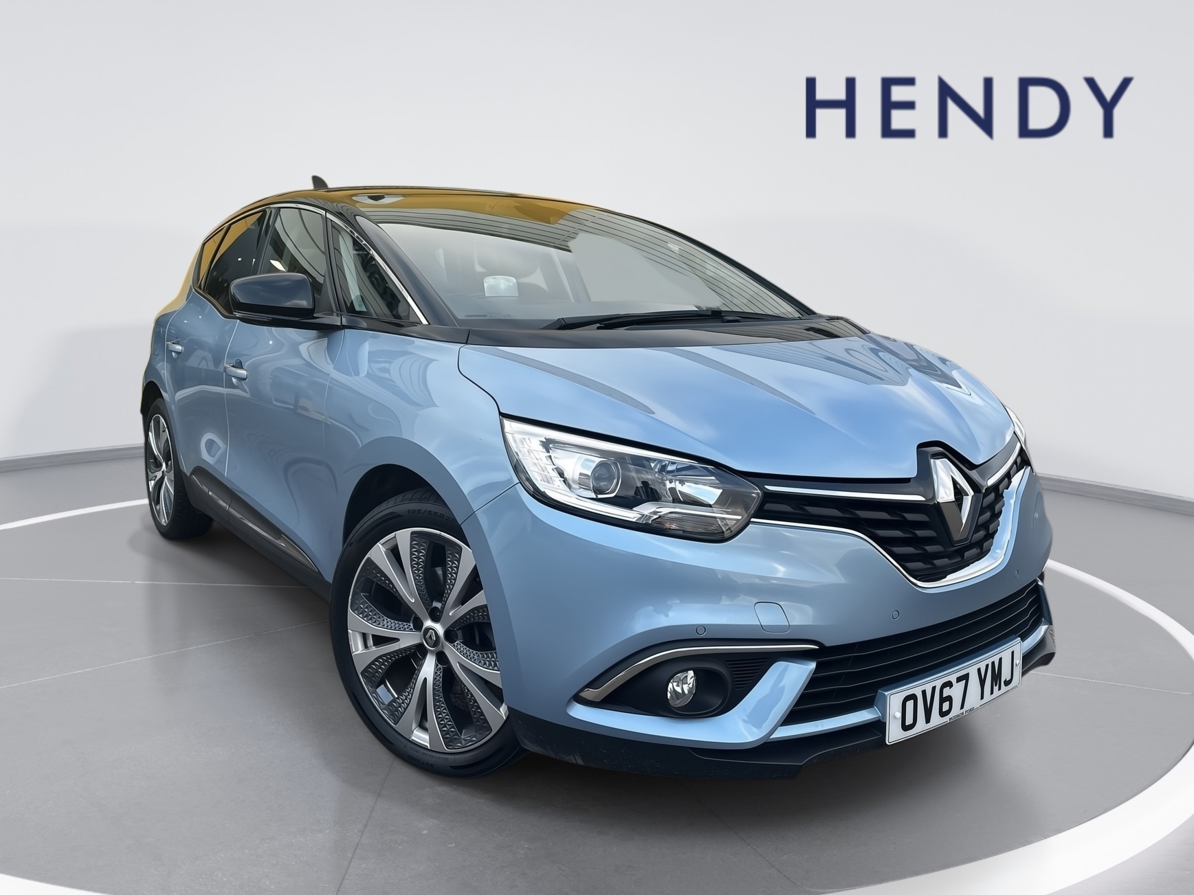 Main listing image - Renault Scenic